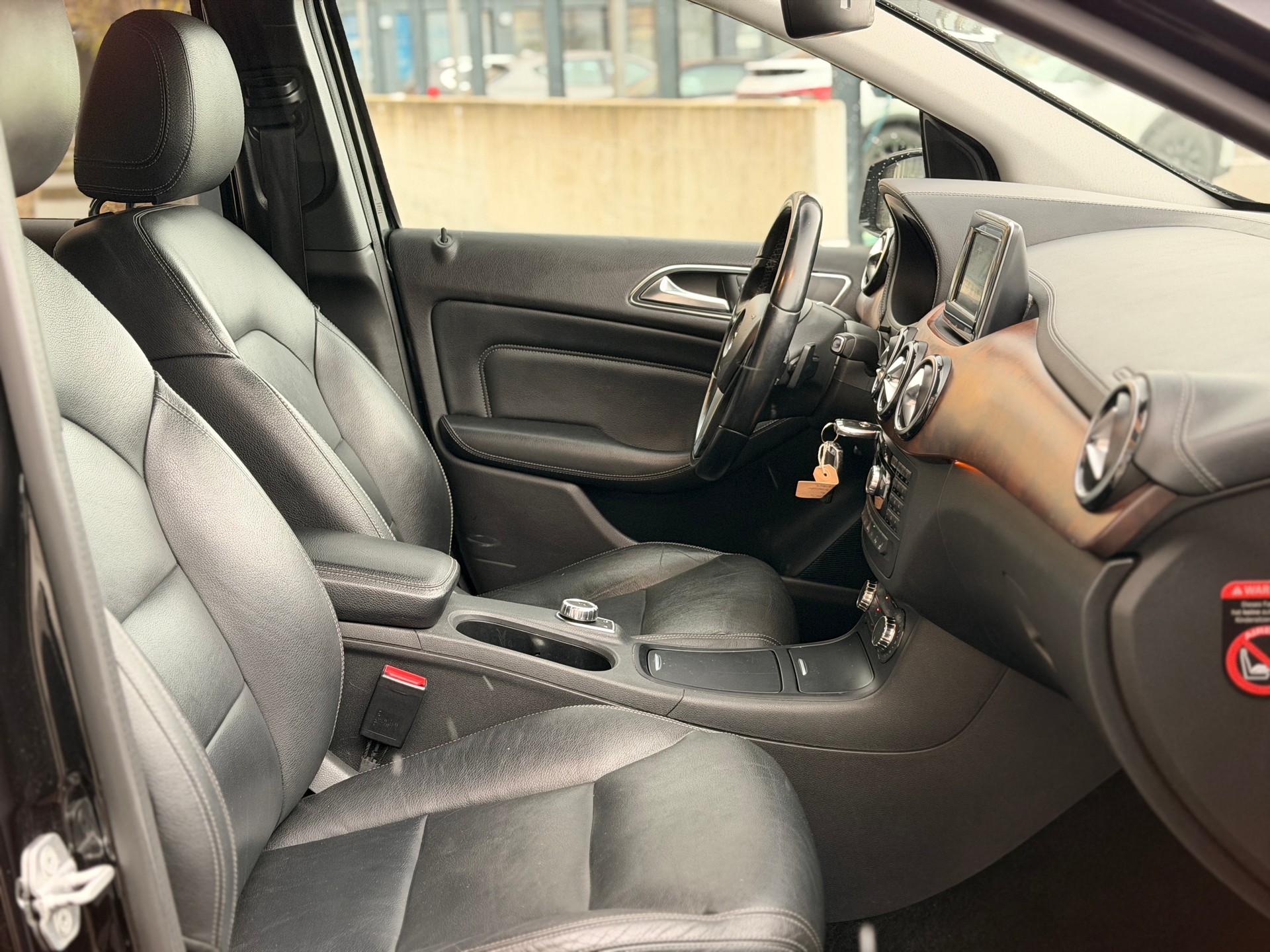 MERCEDES-BENZ B 200 7G-DCT-image-22