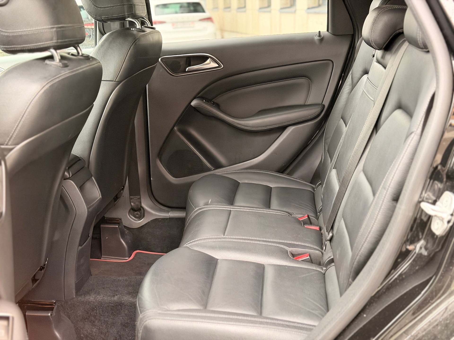 MERCEDES-BENZ B 200 7G-DCT-image-13