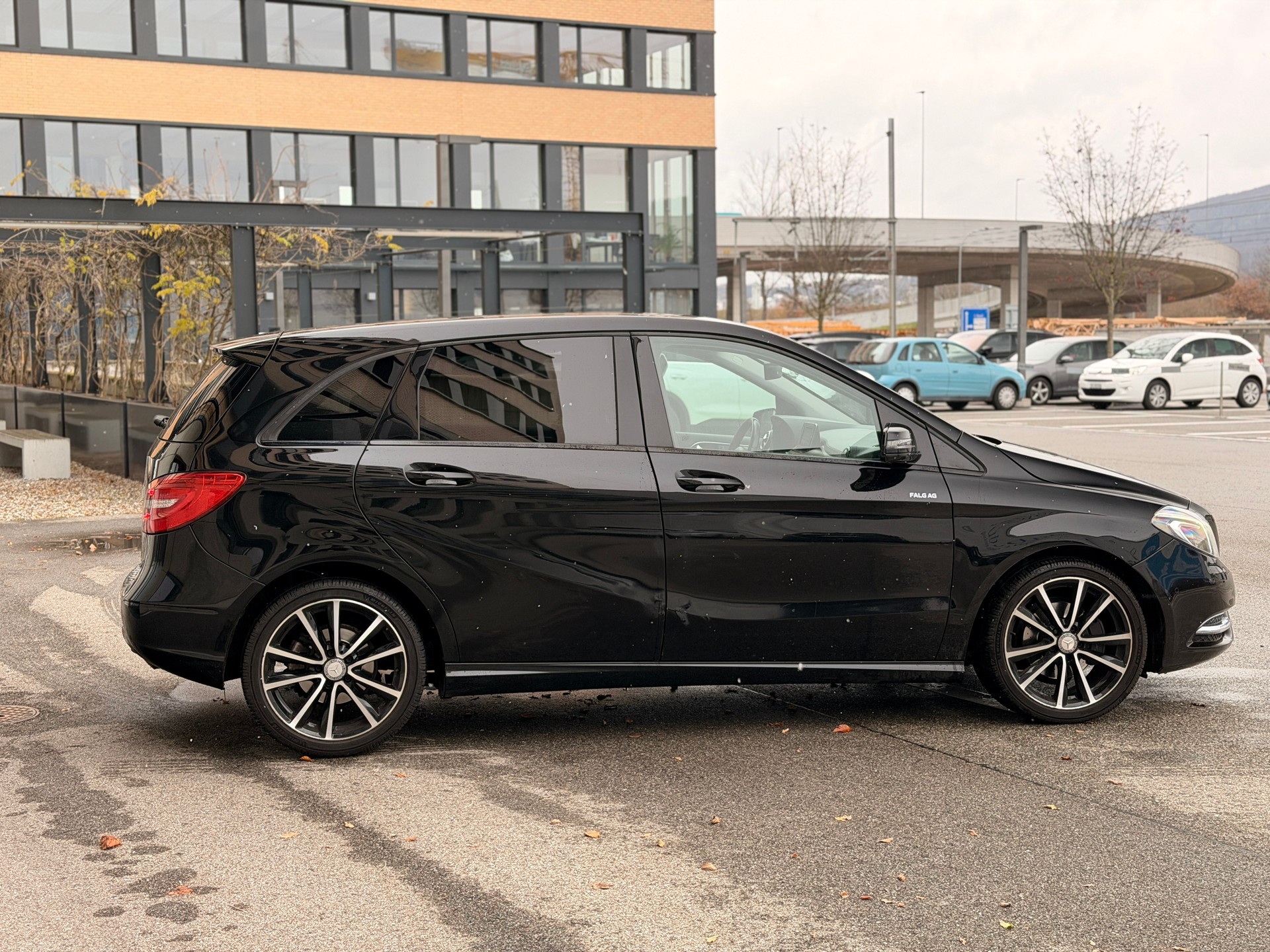 MERCEDES-BENZ B 200 7G-DCT-image-4