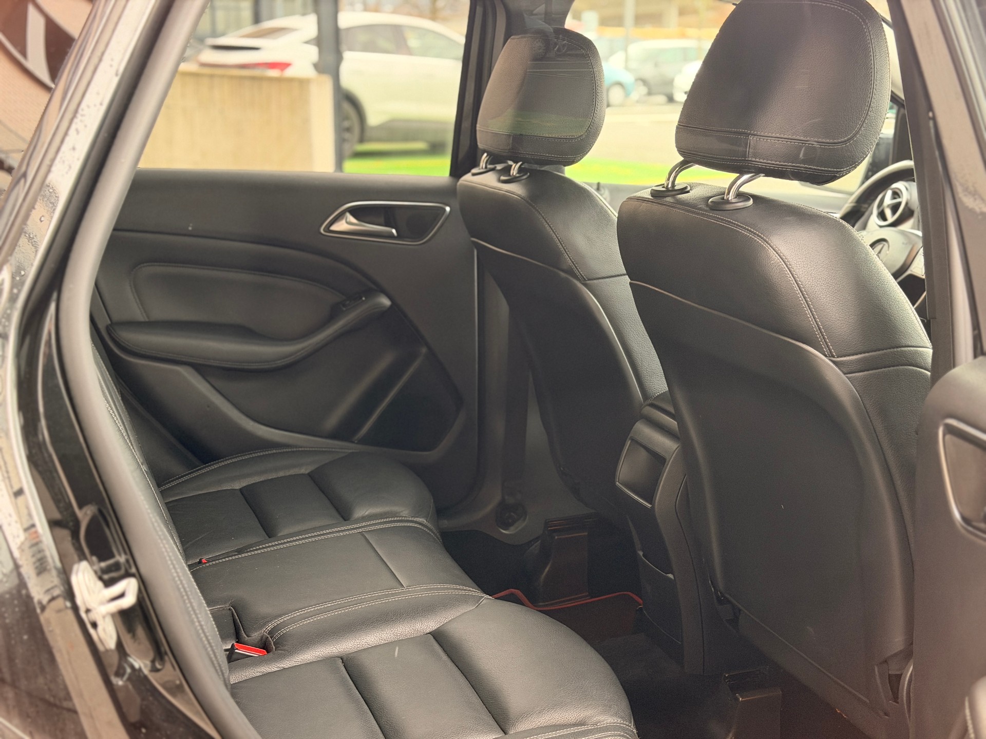 MERCEDES-BENZ B 200 7G-DCT-image-15