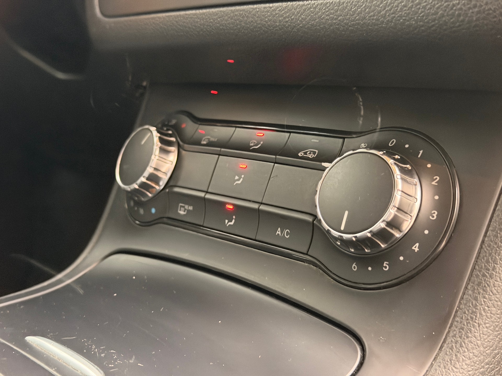 MERCEDES-BENZ B 200 7G-DCT-image-25
