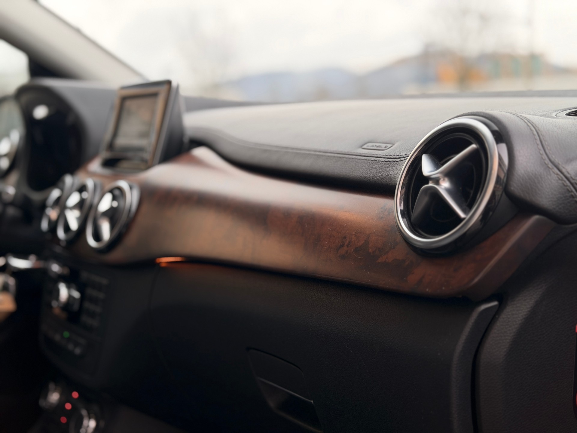 MERCEDES-BENZ B 200 7G-DCT-image-14