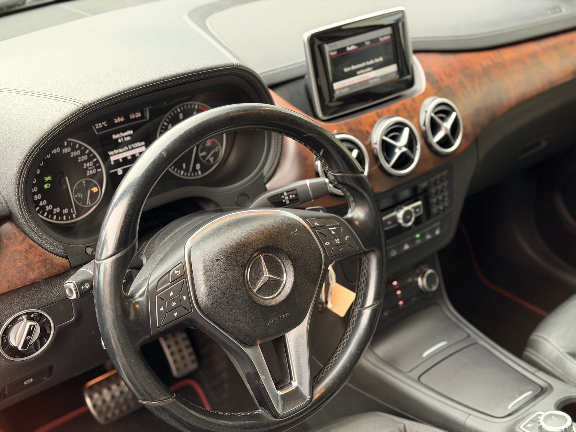 MERCEDES-BENZ B 200 7G-DCT-image-26