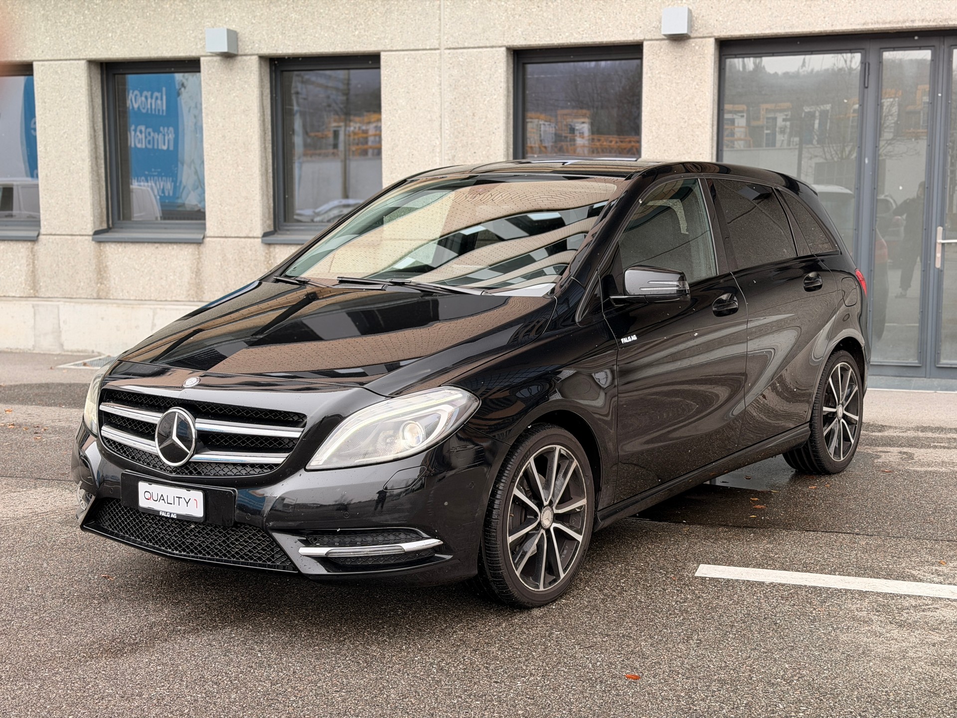 MERCEDES-BENZ B 200 7G-DCT-image-0