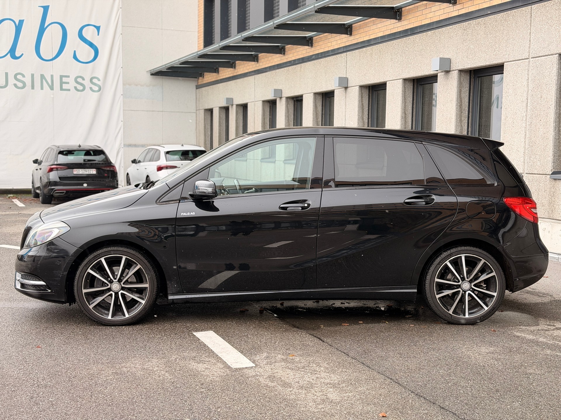 MERCEDES-BENZ B 200 7G-DCT-image-1