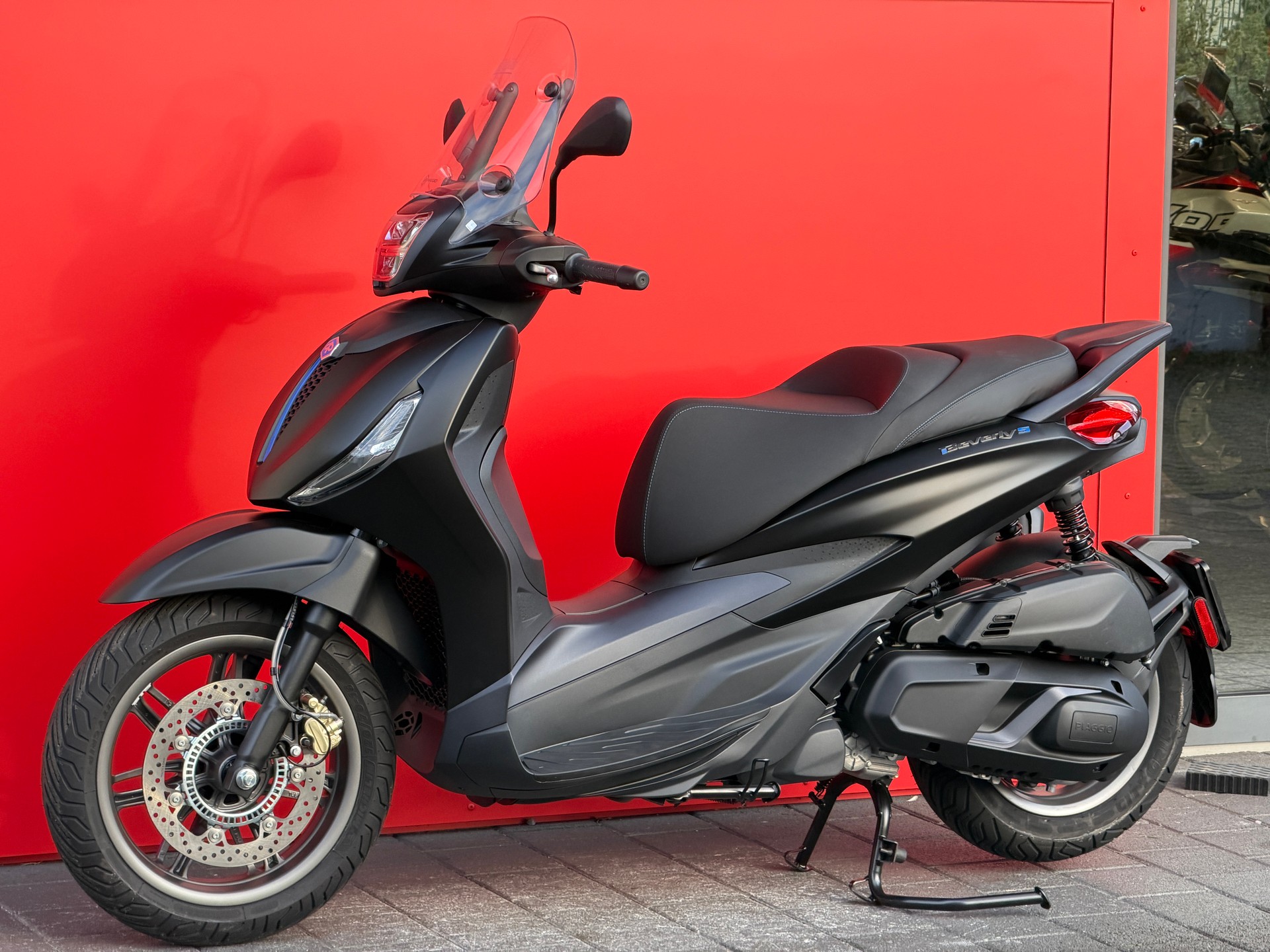 PIAGGIO Beverly 400 Sport E5+-image-13