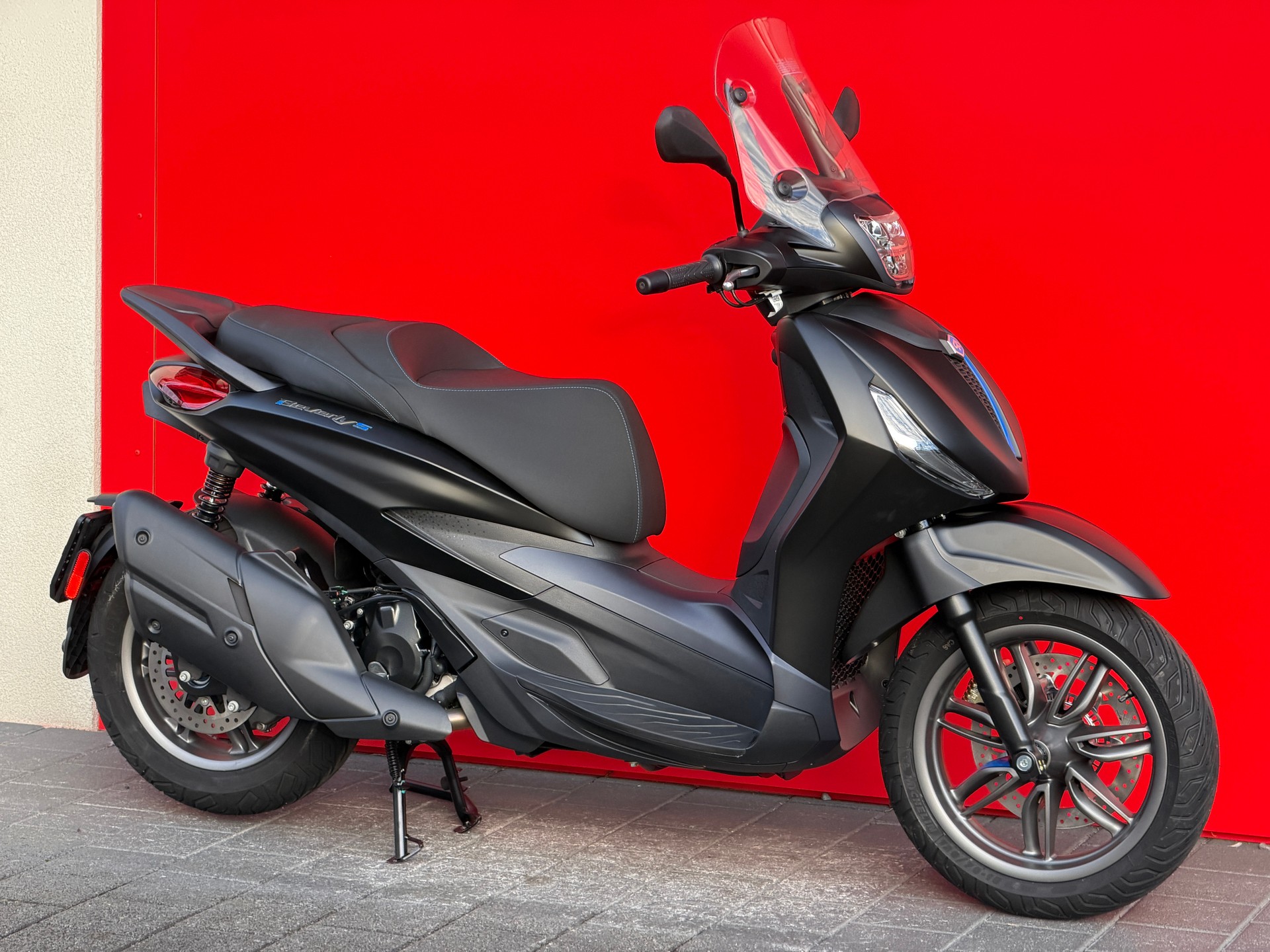 PIAGGIO Beverly 400 Sport E5+-showroom-element-2
