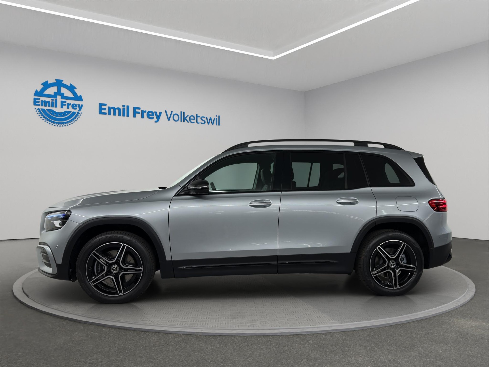 MERCEDES-BENZ GLB 250 AMG Line 4matic-showroom-element-1