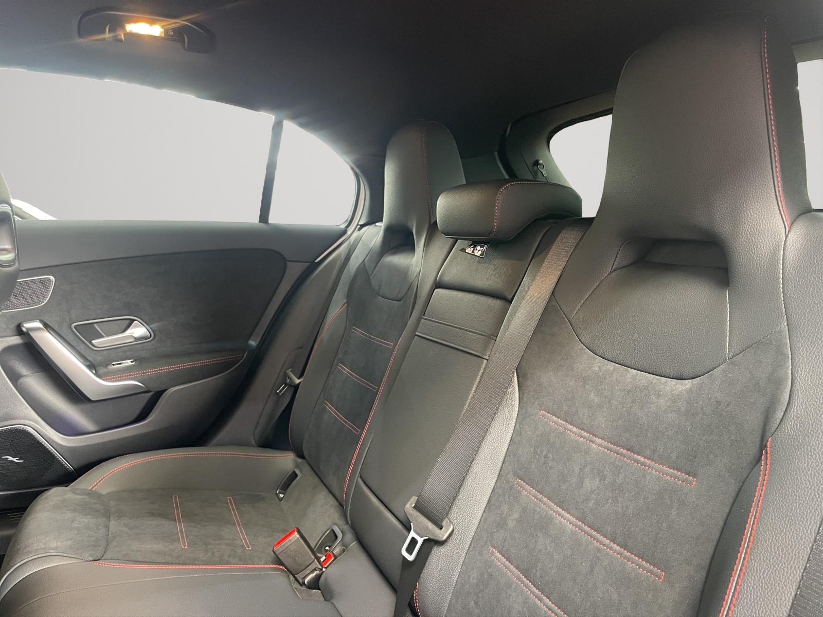 MERCEDES-BENZ A 250 e EQ Star AMG Line-image-7