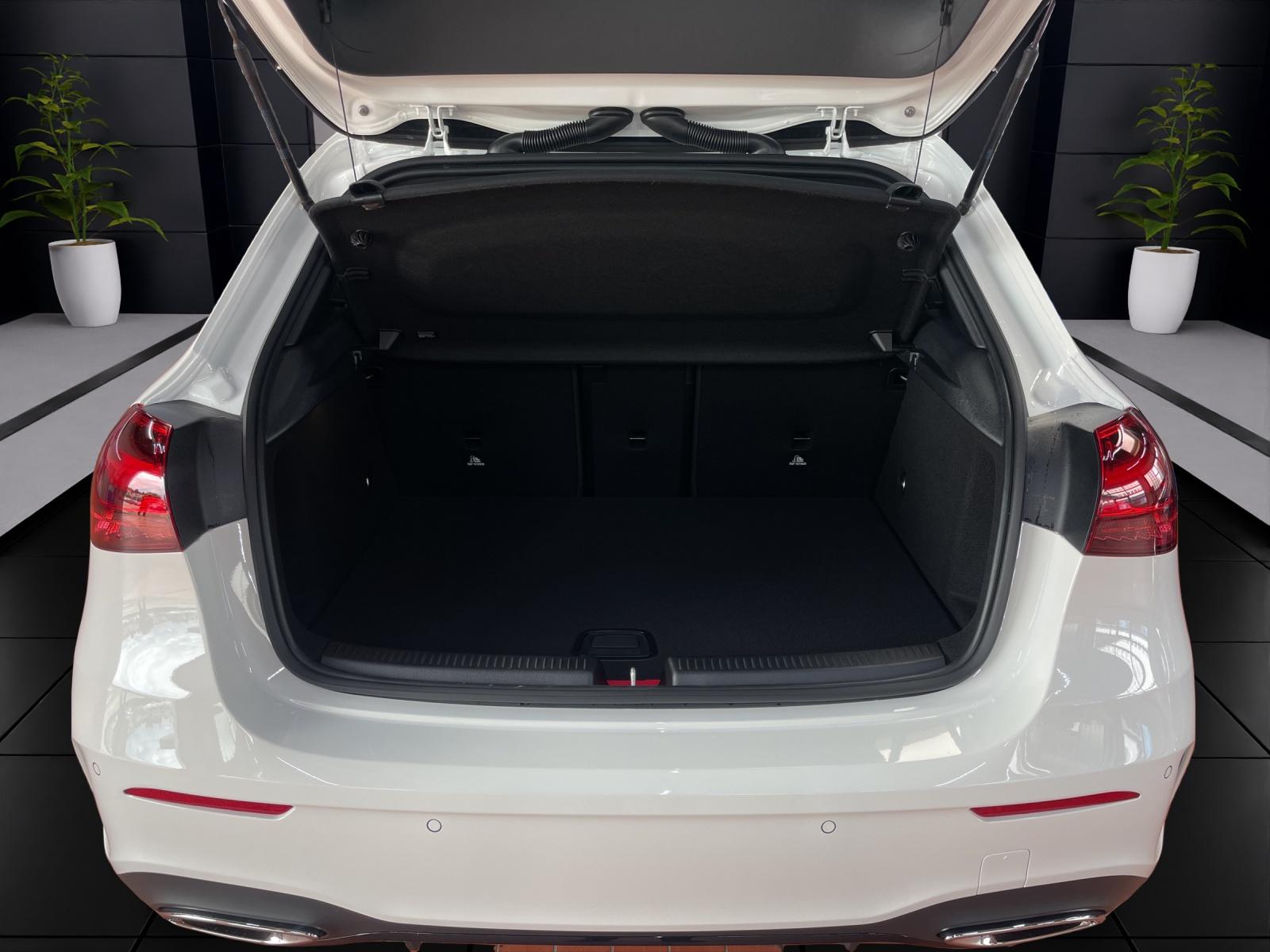 MERCEDES-BENZ A 250 e EQ Star AMG Line-image-8