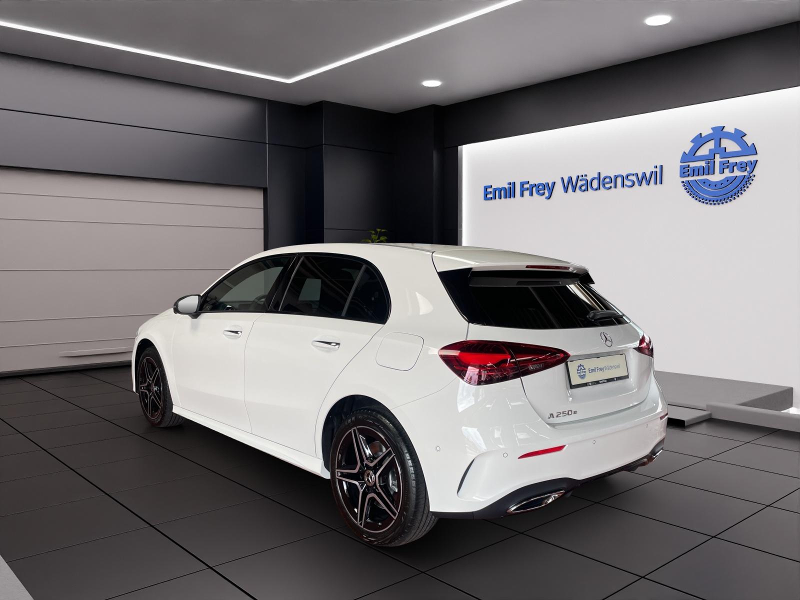 MERCEDES-BENZ A 250 e EQ Star AMG Line-image-2