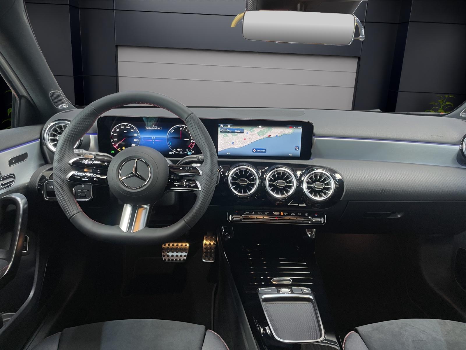 MERCEDES-BENZ A 250 e EQ Star AMG Line-image-4