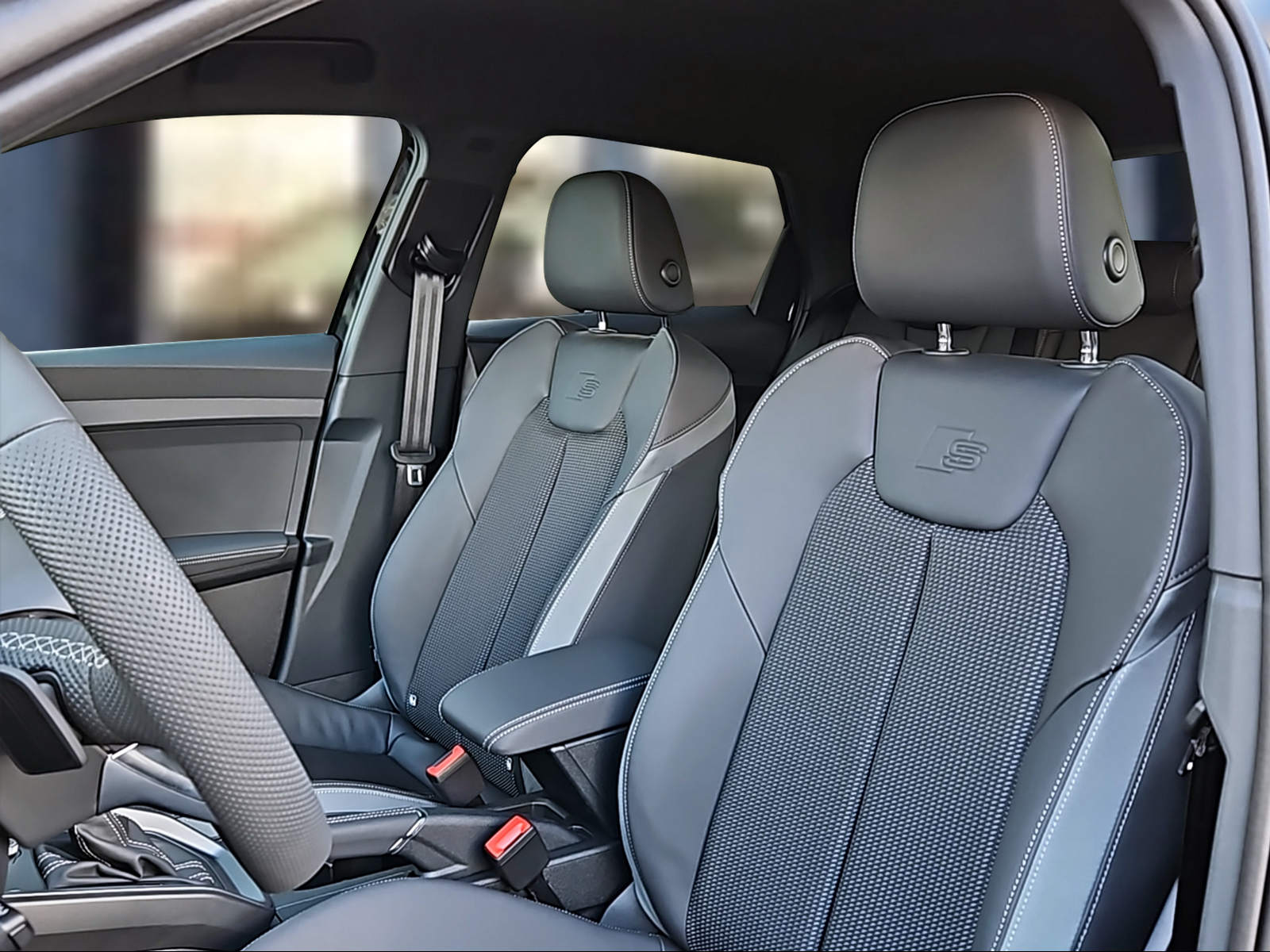 AUDI A1 Sportback 30 TFSI S Line Attraction S-tronic Mythosschwarz Metallic-image-8