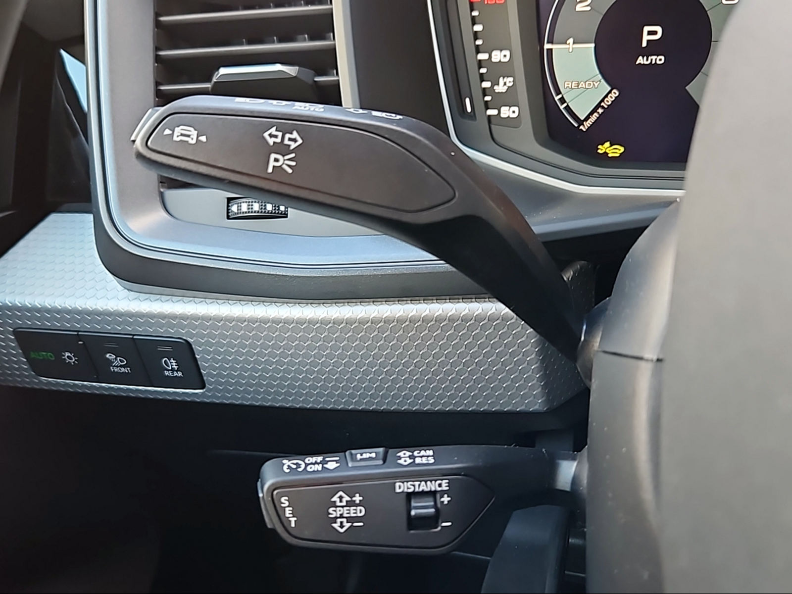 AUDI A1 Sportback 30 TFSI S Line Attraction S-tronic Mythosschwarz Metallic-image-16
