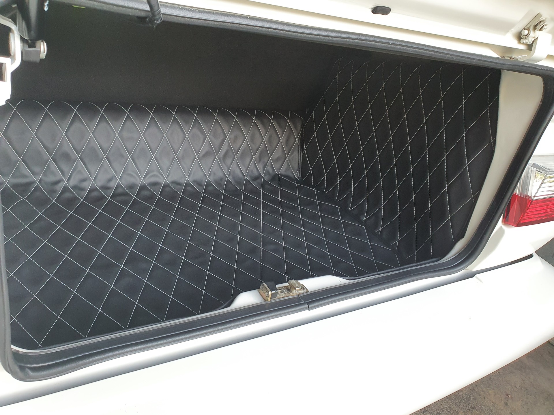 VW Golf Cabriolet 1800 GLI-image-13