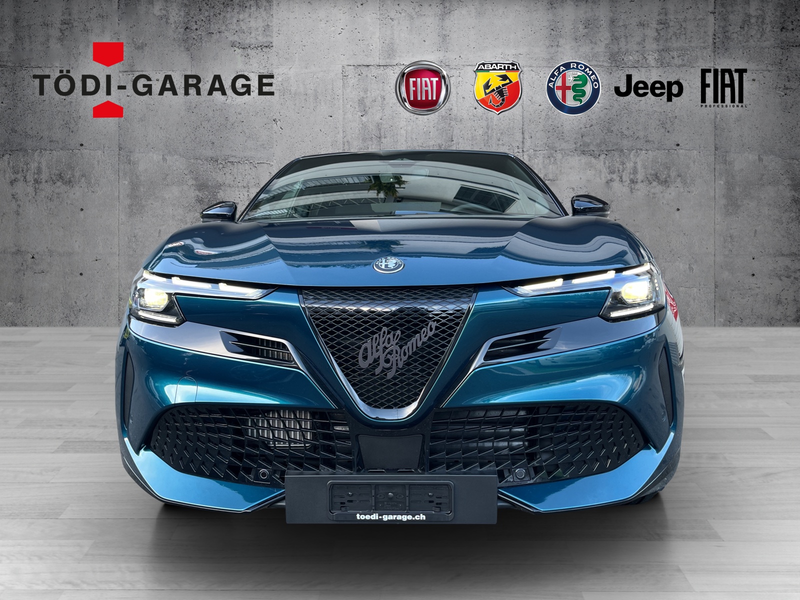 ALFA ROMEO Junior 1.2 Ibrida Q4-showroom-element-1