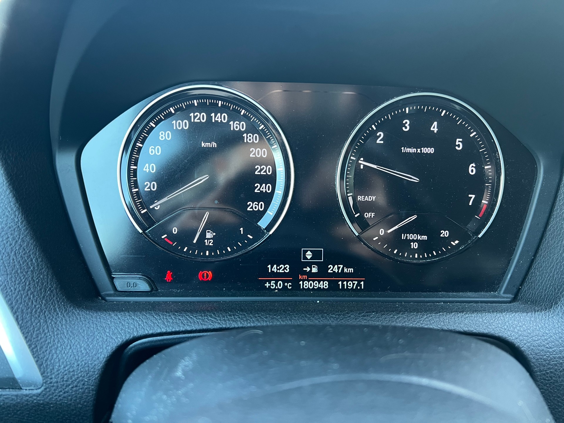 BMW 118i-image-13
