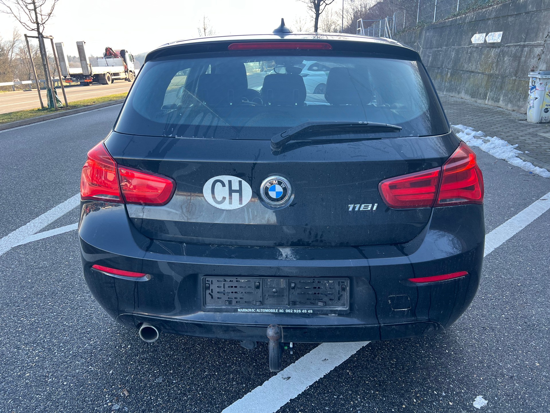 BMW 118i-image-5