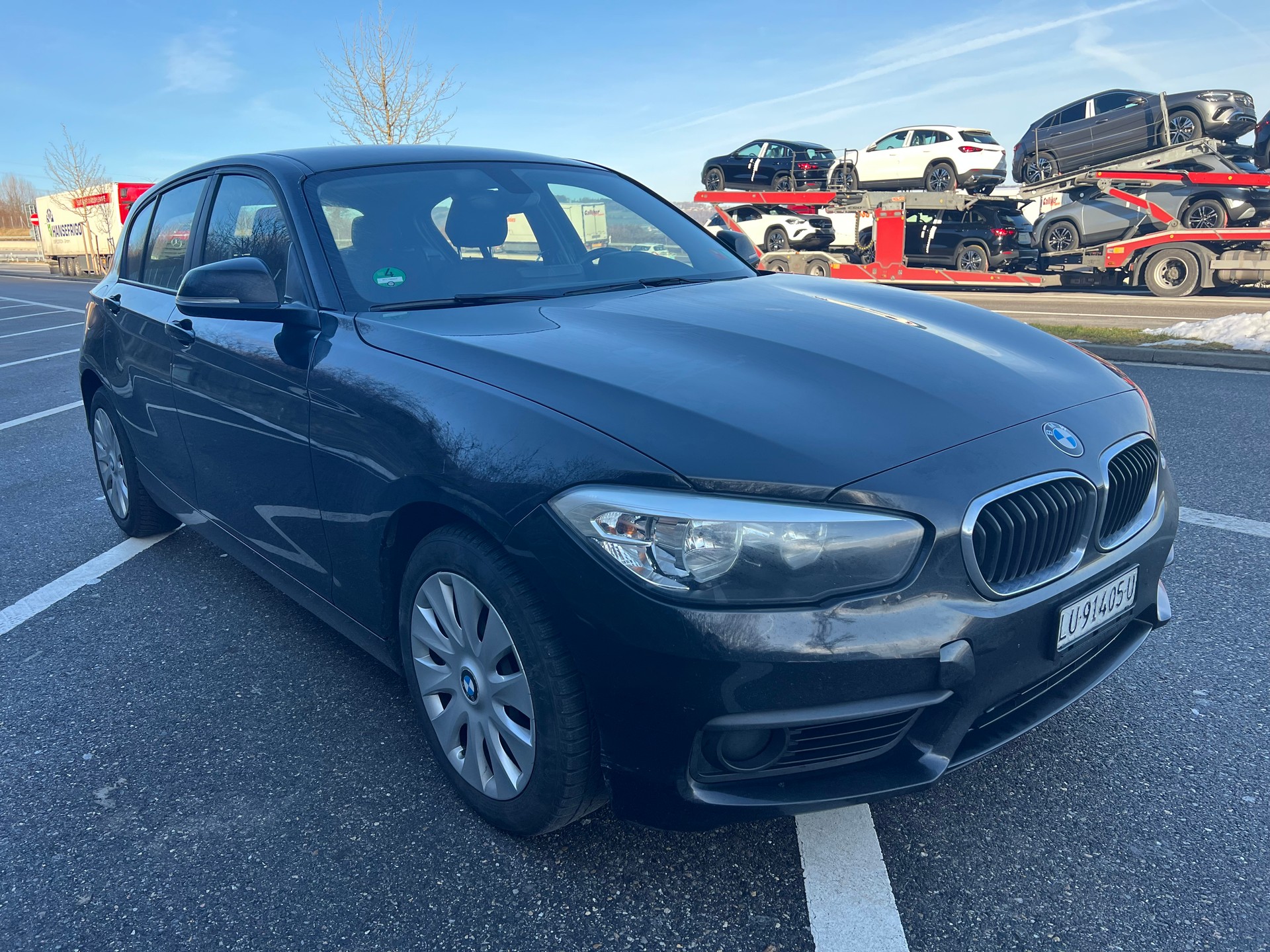 BMW 118i-image-0