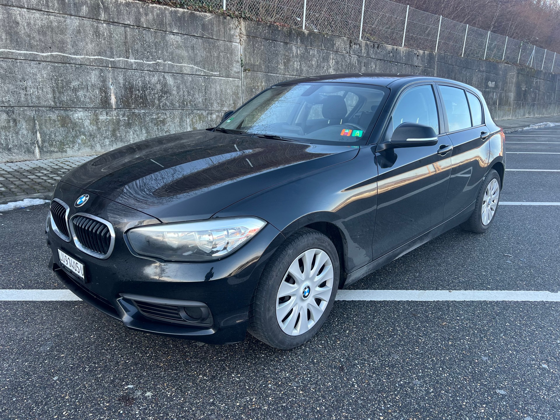 BMW 118i-image-2