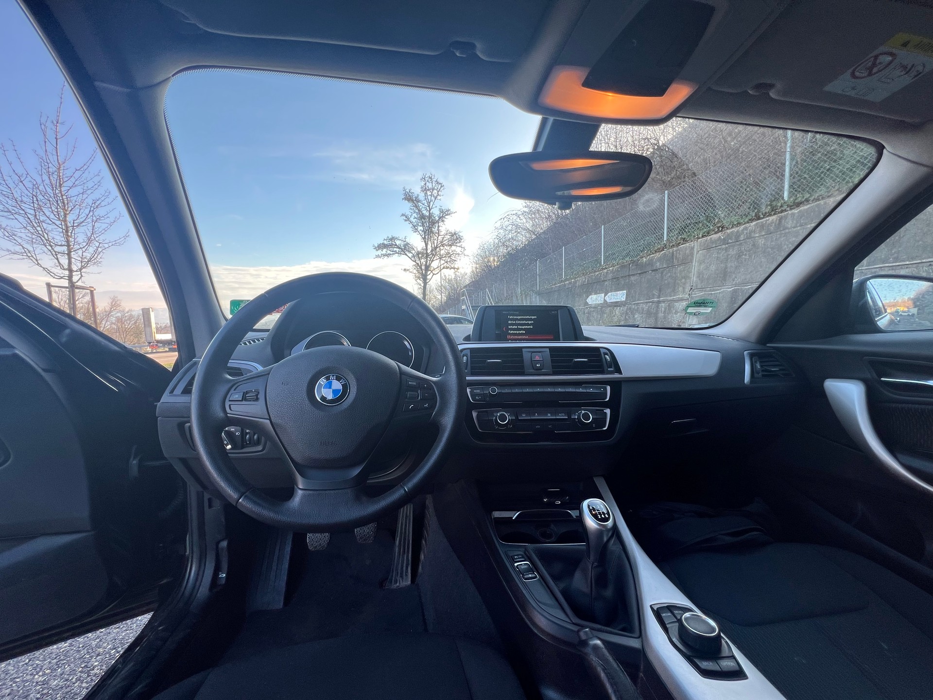 BMW 118i-image-8