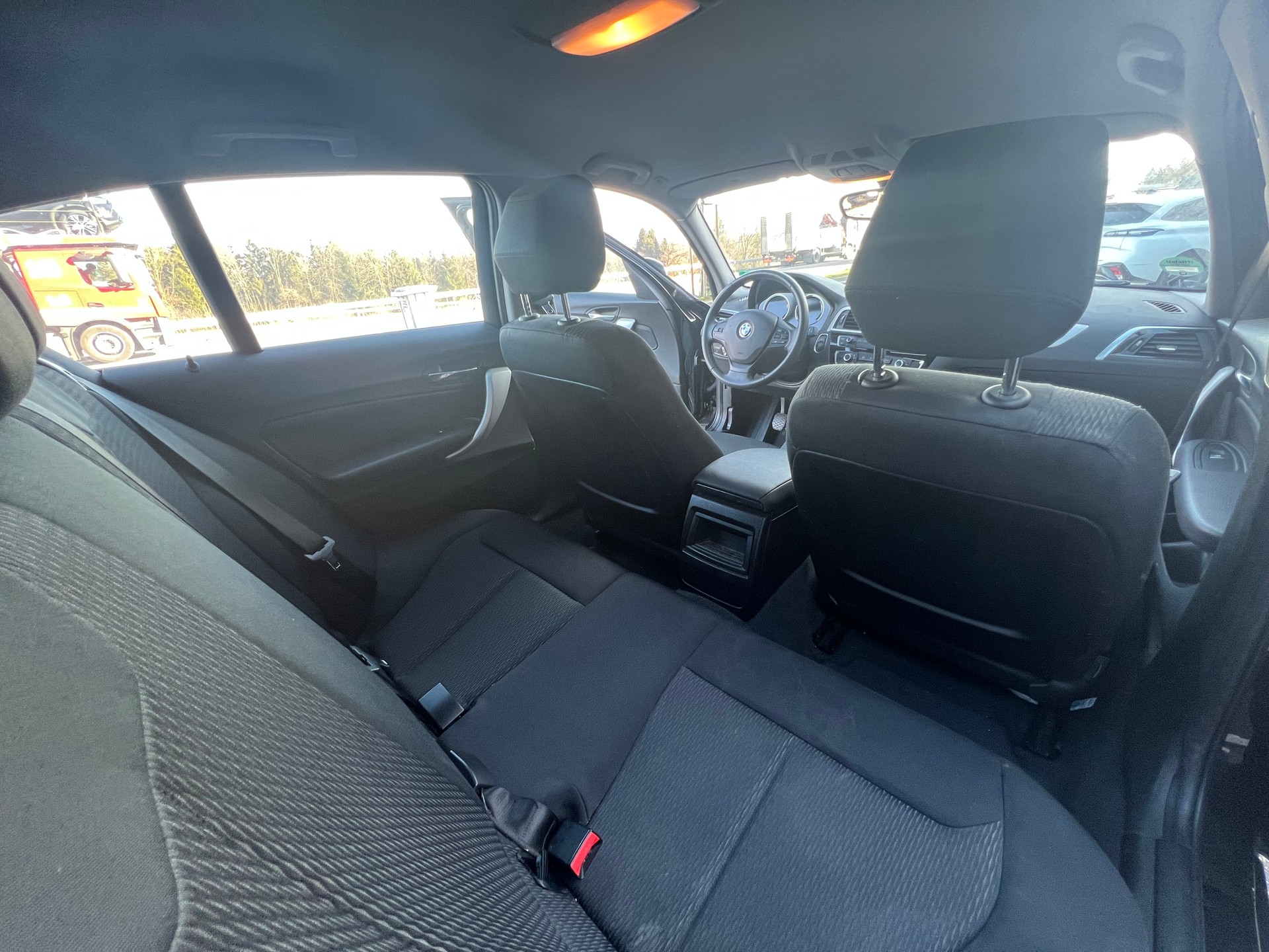 BMW 118i-image-11