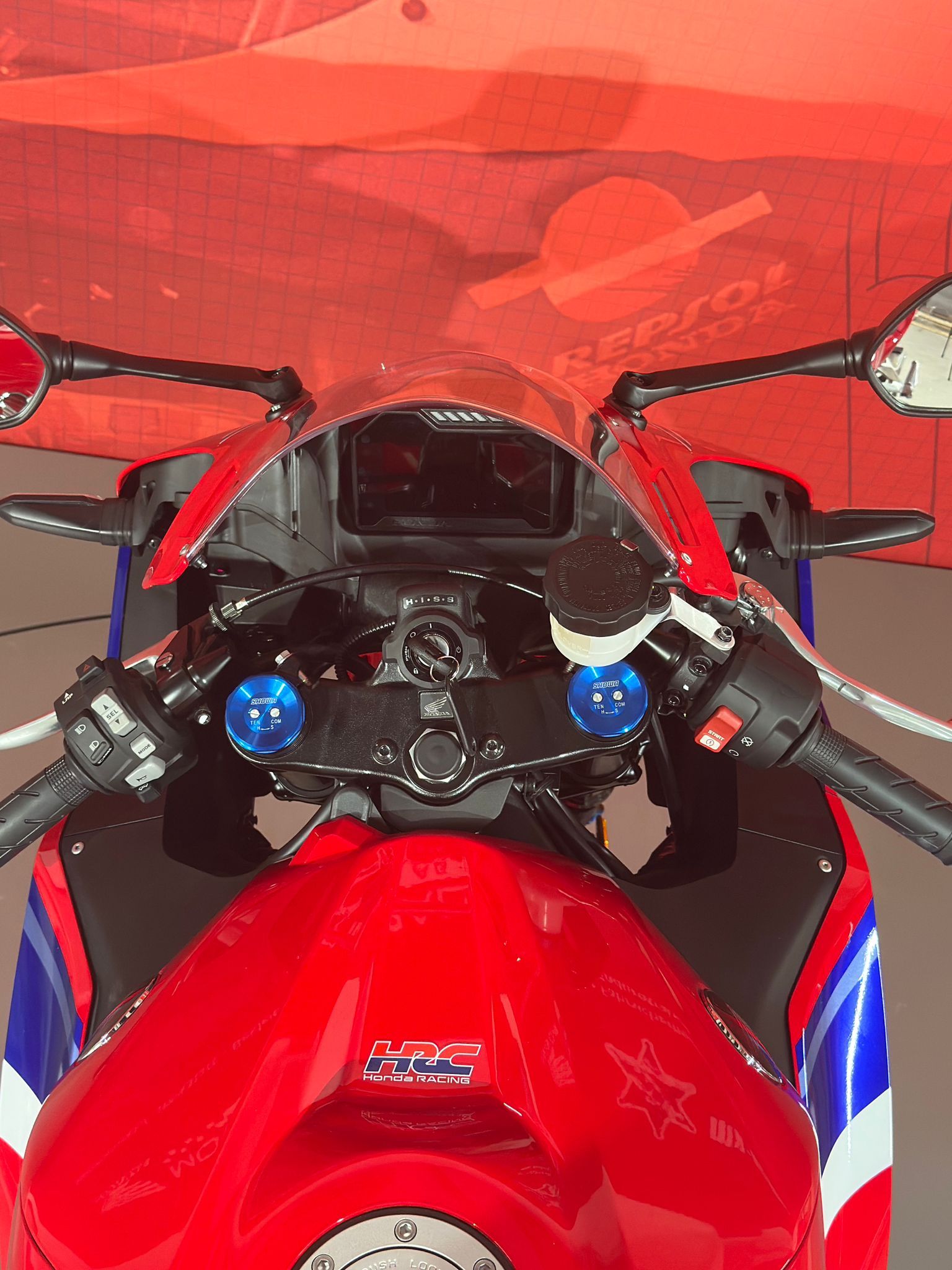 HONDA CBR 600 RR **Grand Prix Red**DEMO-BIKE-showroom-element-3