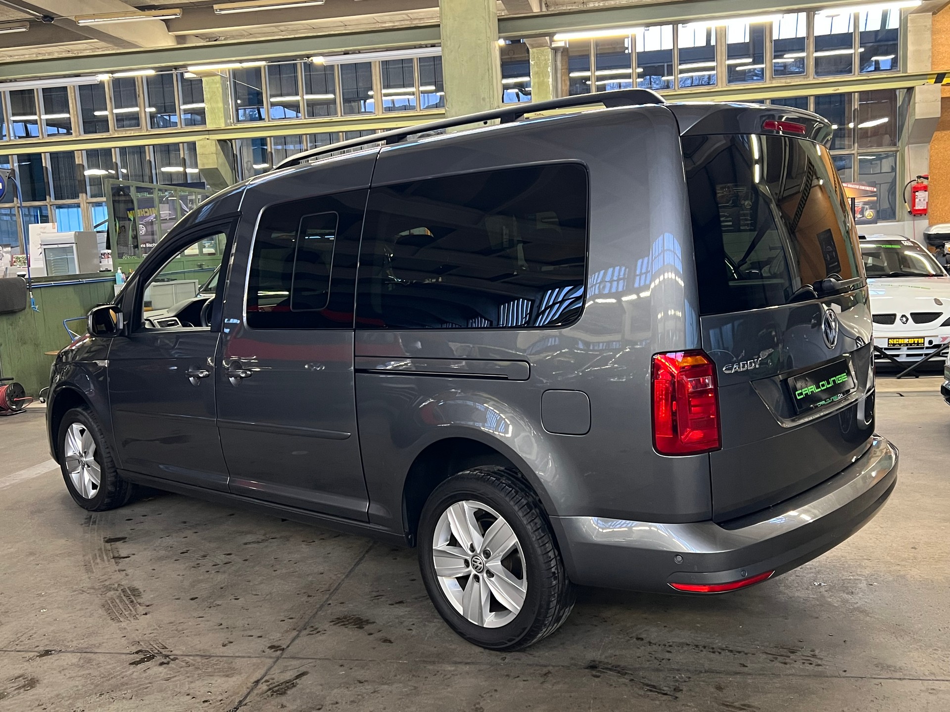 VW Caddy Maxi 2.0TDI Comfortline BlueMotion Technology DSG-image-14