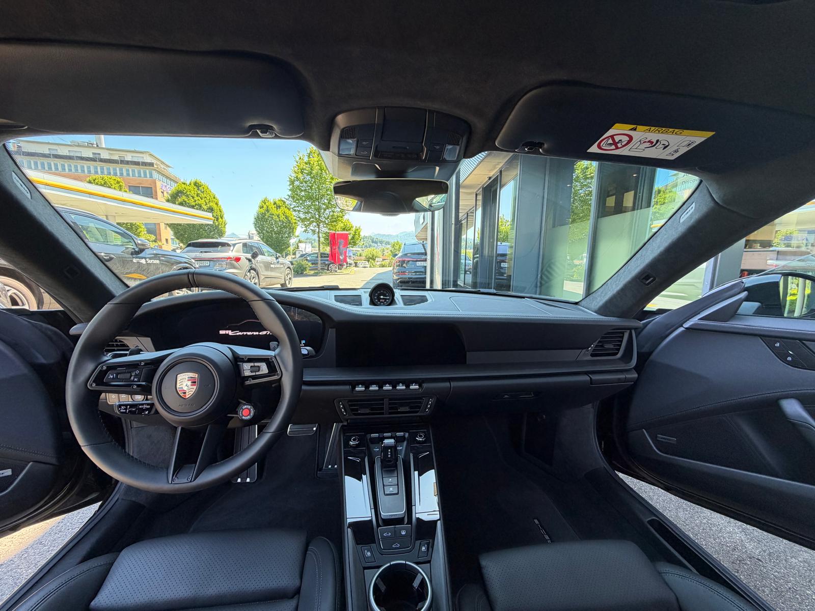 PORSCHE 911 Carrera GTS-image-9