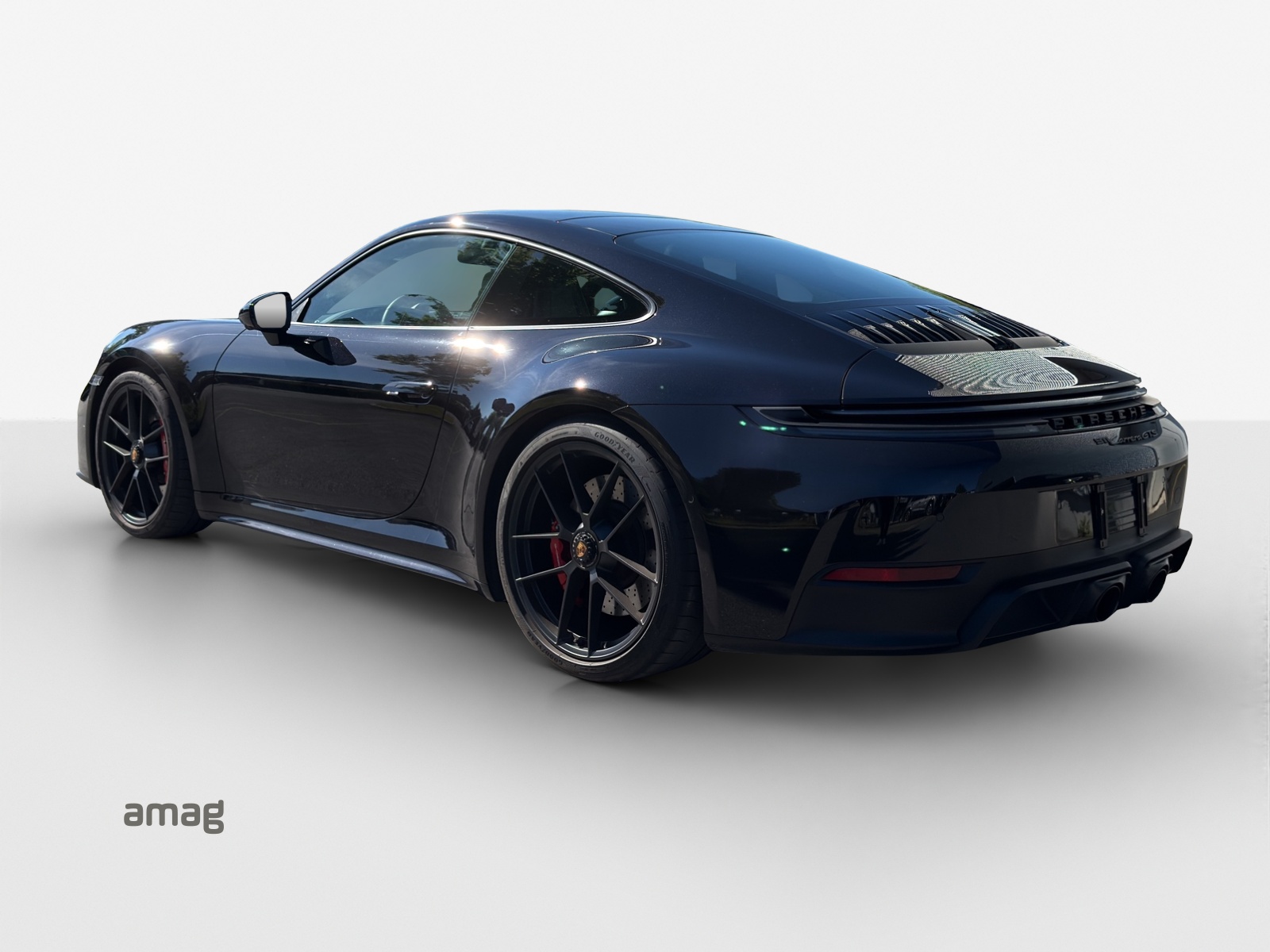 PORSCHE 911 Carrera GTS-image-2