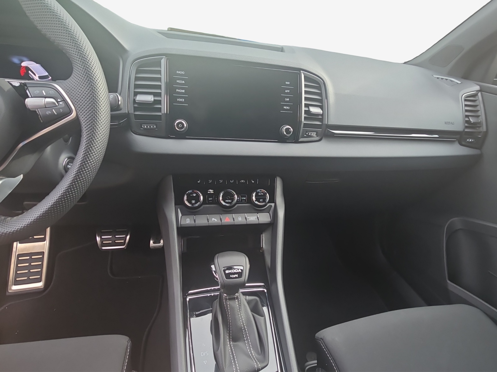 SKODA Karoq 2.0 TSI SportLine 4x4 DSG-image-10
