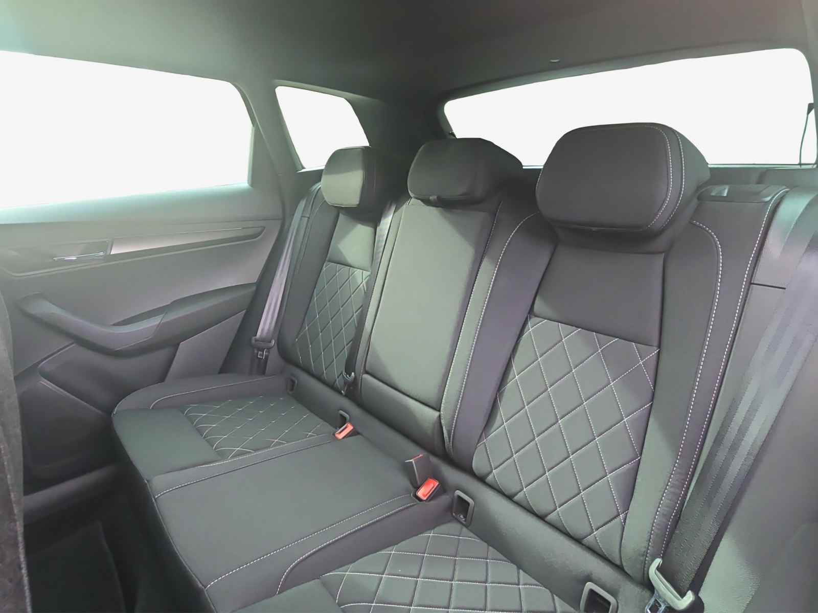 SKODA Karoq 2.0 TSI SportLine 4x4 DSG-image-11
