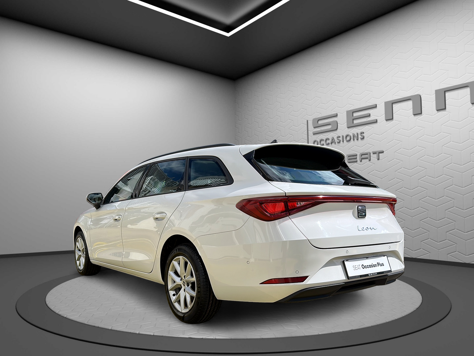SEAT Leon ST 1.0 eTSI mHEV DSG Style-image-3