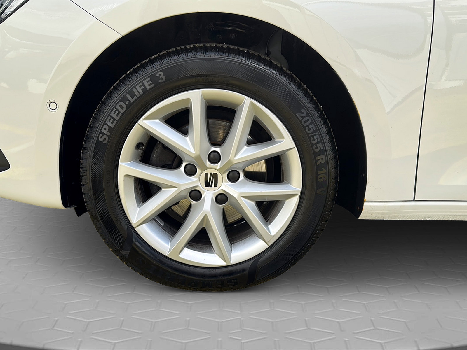 SEAT Leon ST 1.0 eTSI mHEV DSG Style-image-8