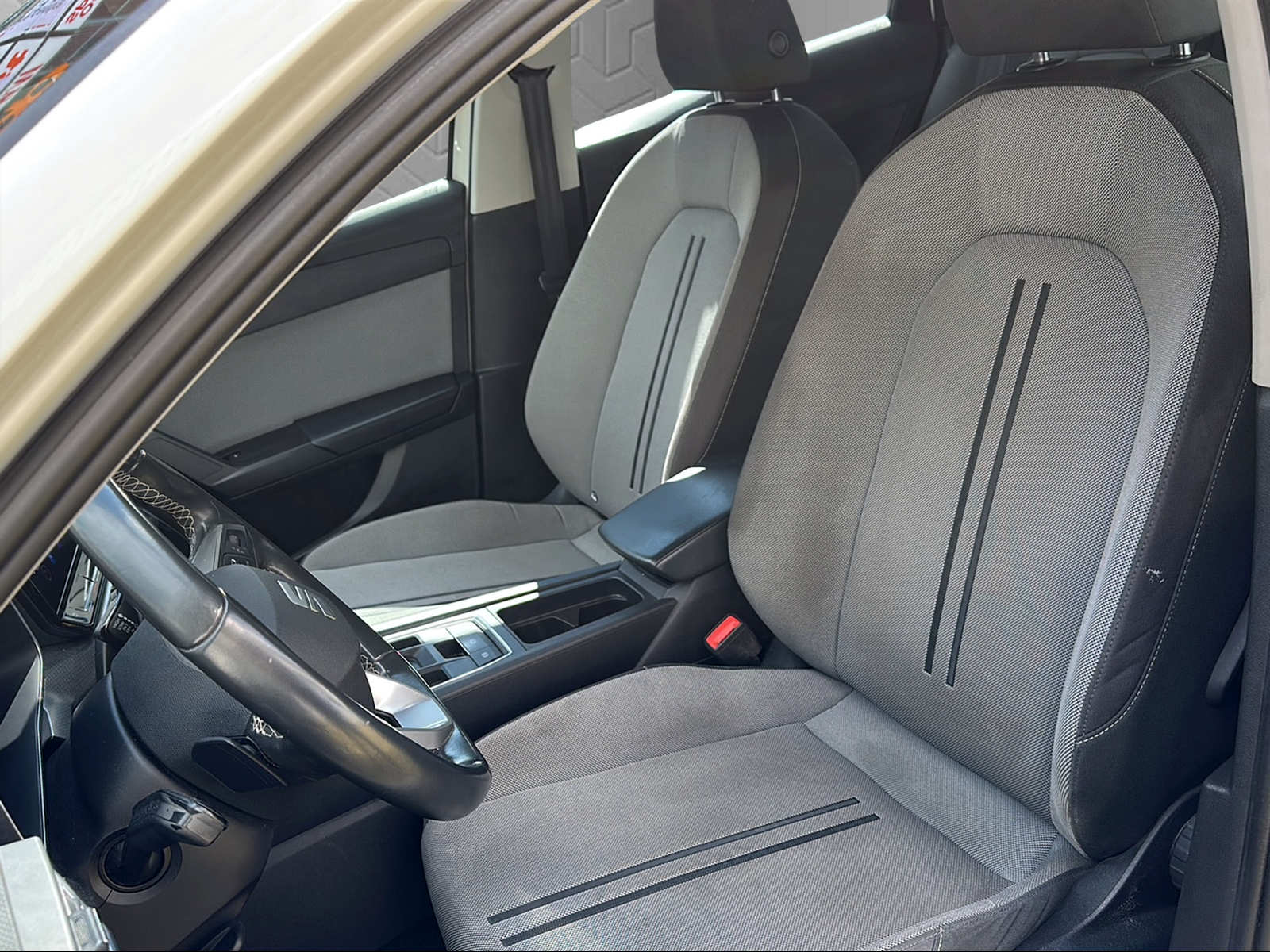 SEAT Leon ST 1.0 eTSI mHEV DSG Style-image-10