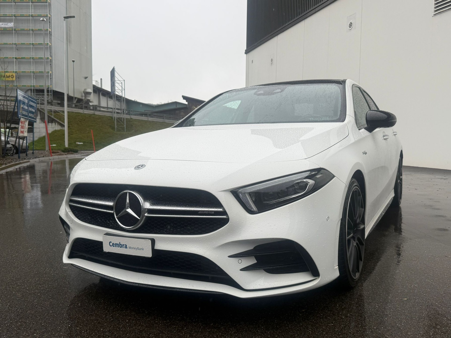 MERCEDES-BENZ A 35 AMG 4Matic Speedshift-image-1
