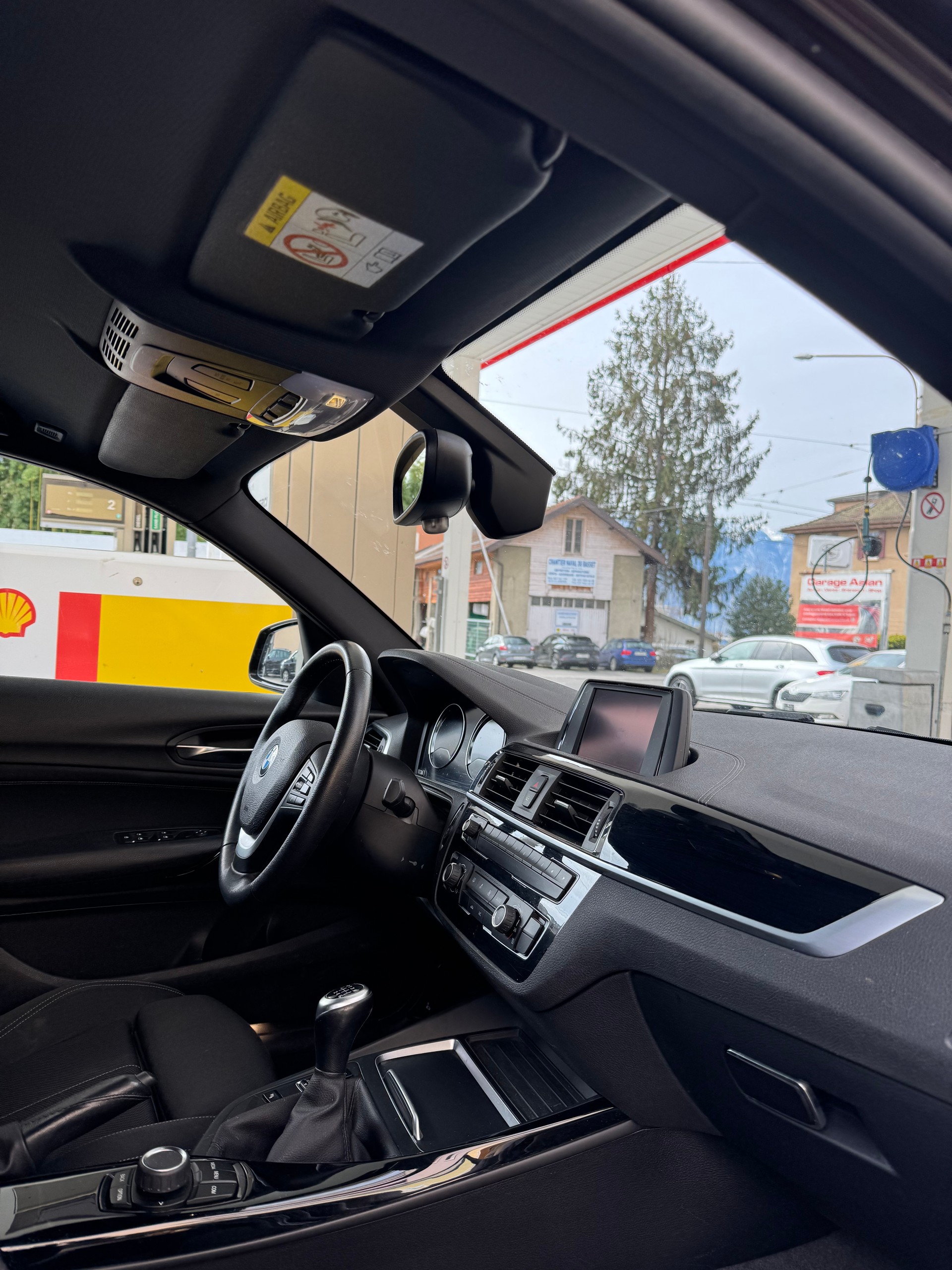BMW 116d Edition Sport Line-image-8