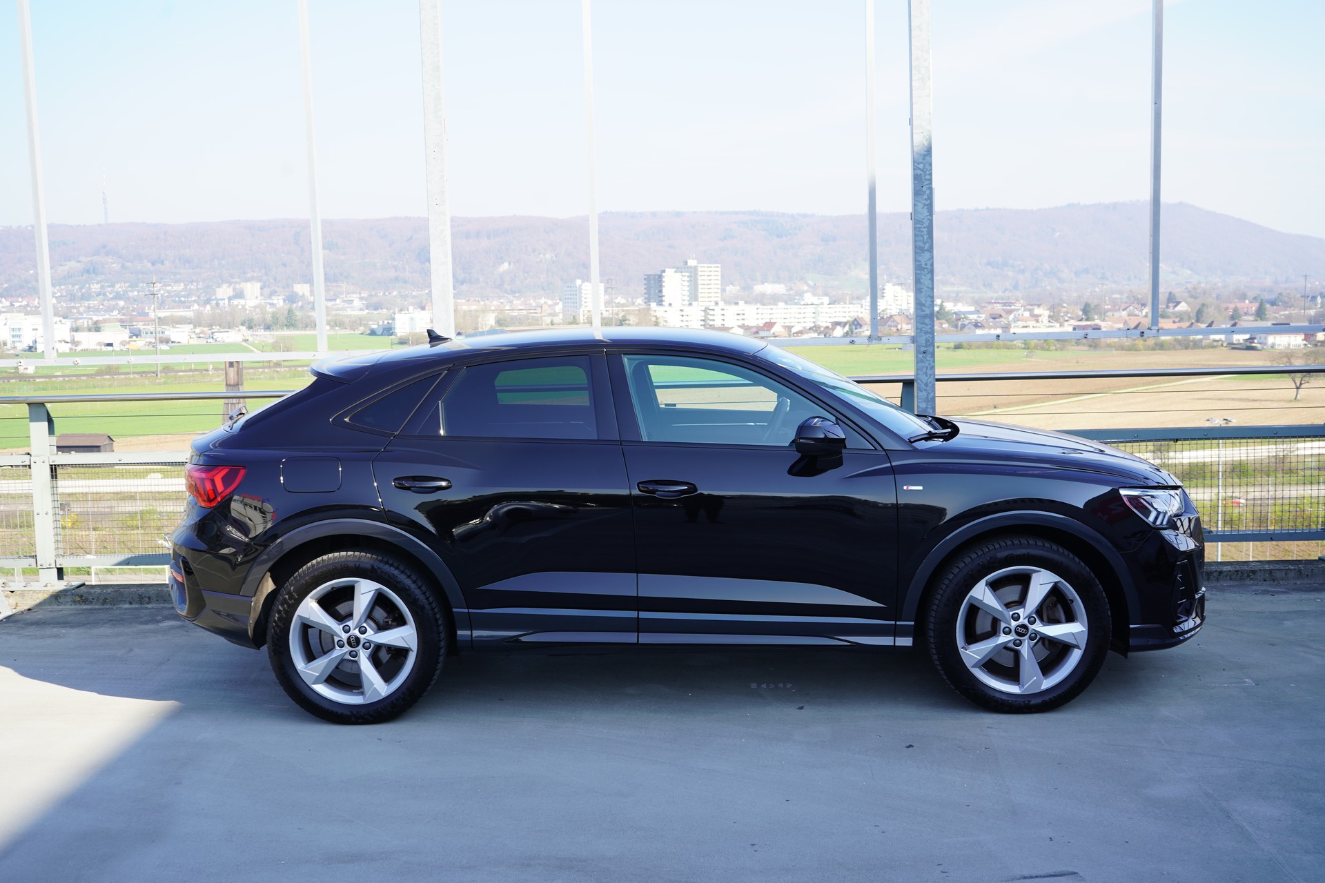 AUDI Q3 SPORTBACK 40 TDI S LINE QUATTRO BLACK S-TRONIC l 193 PS-image-4