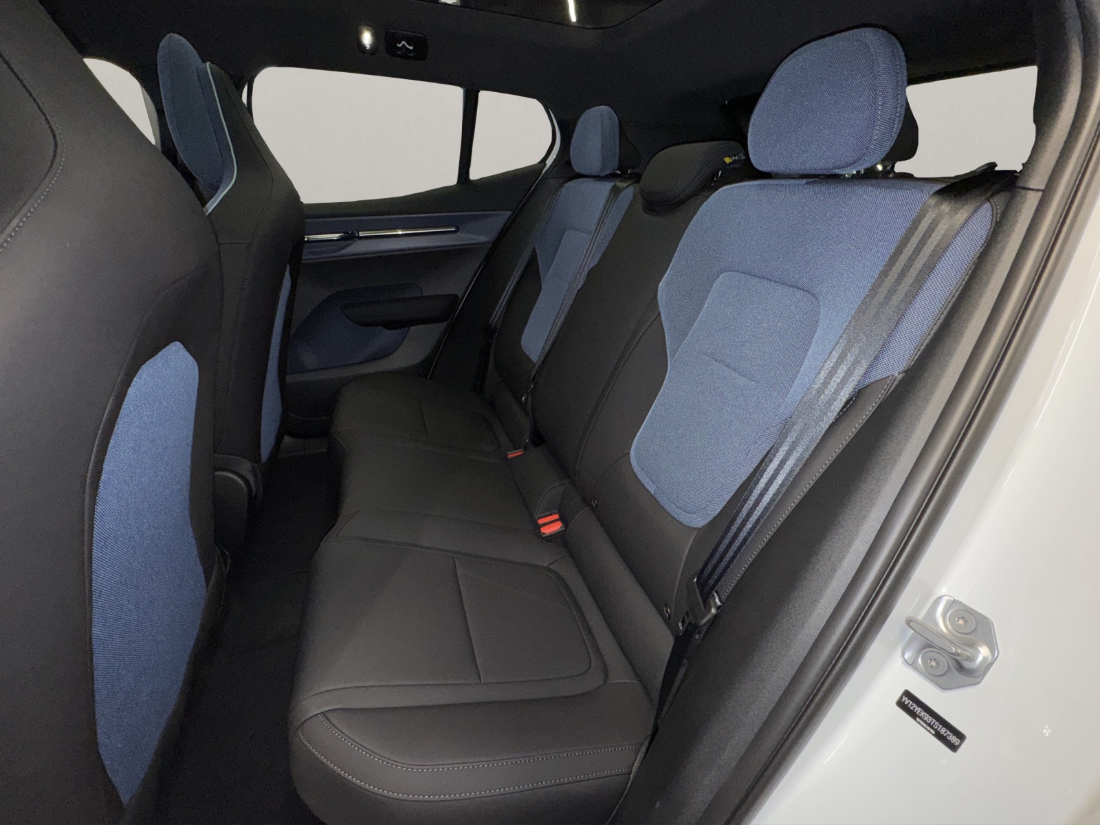 VOLVO EX30 CC E60 Twin Performance AWD-image-14