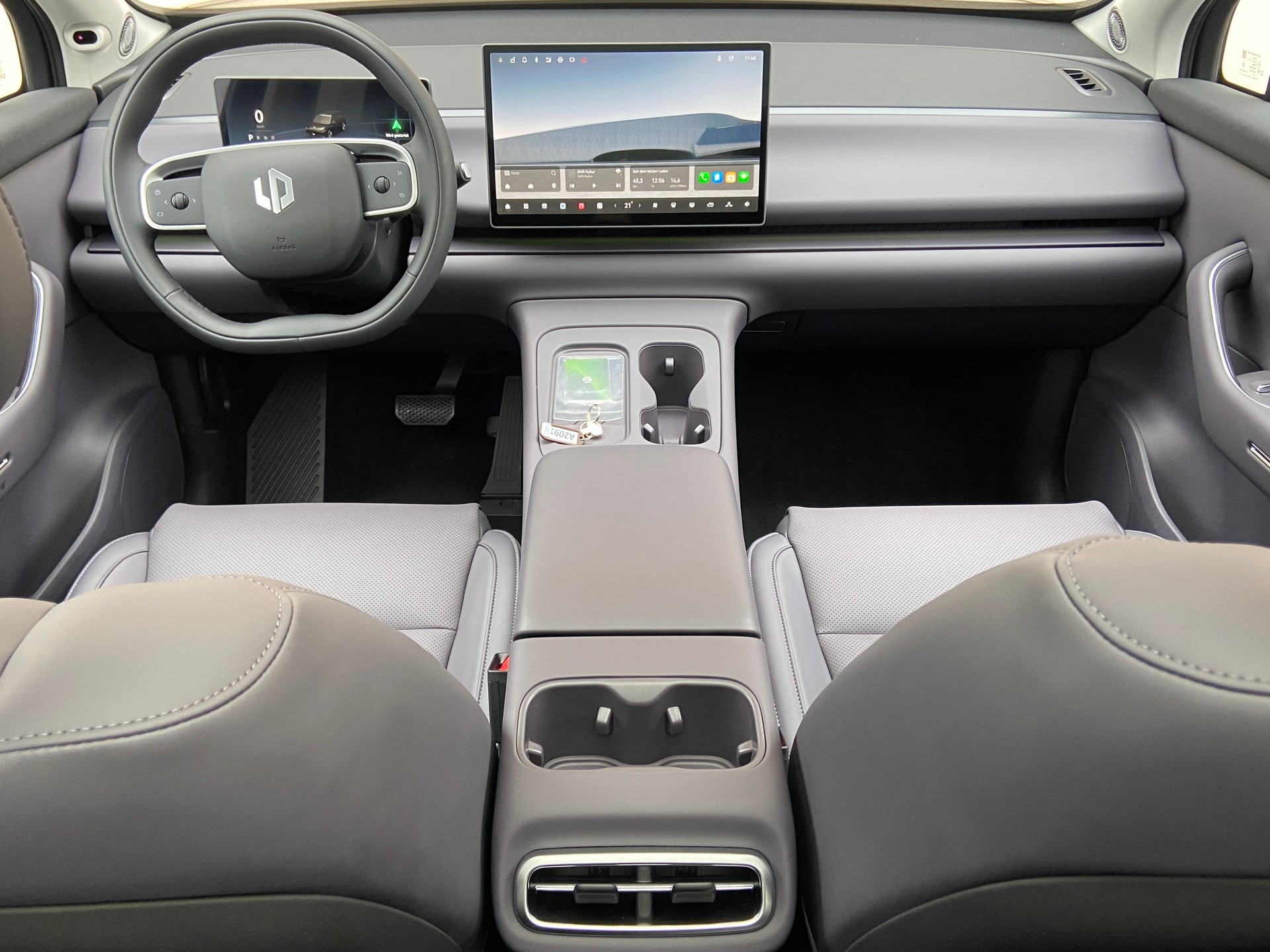 LEAPMOTOR C10 REEV Hybrid Design-image-4