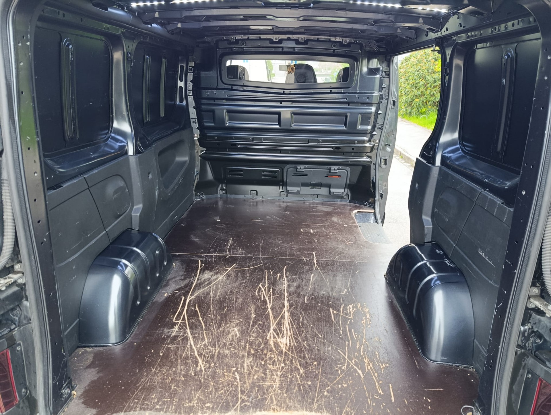 RENAULT Trafic dCi145-image-8