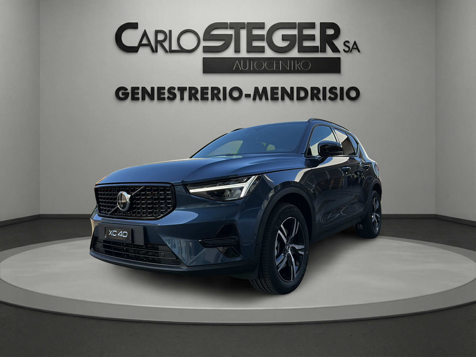 VOLVO XC40 B3 Benzin Mild Hybrid Plus Dark DCT-image-0