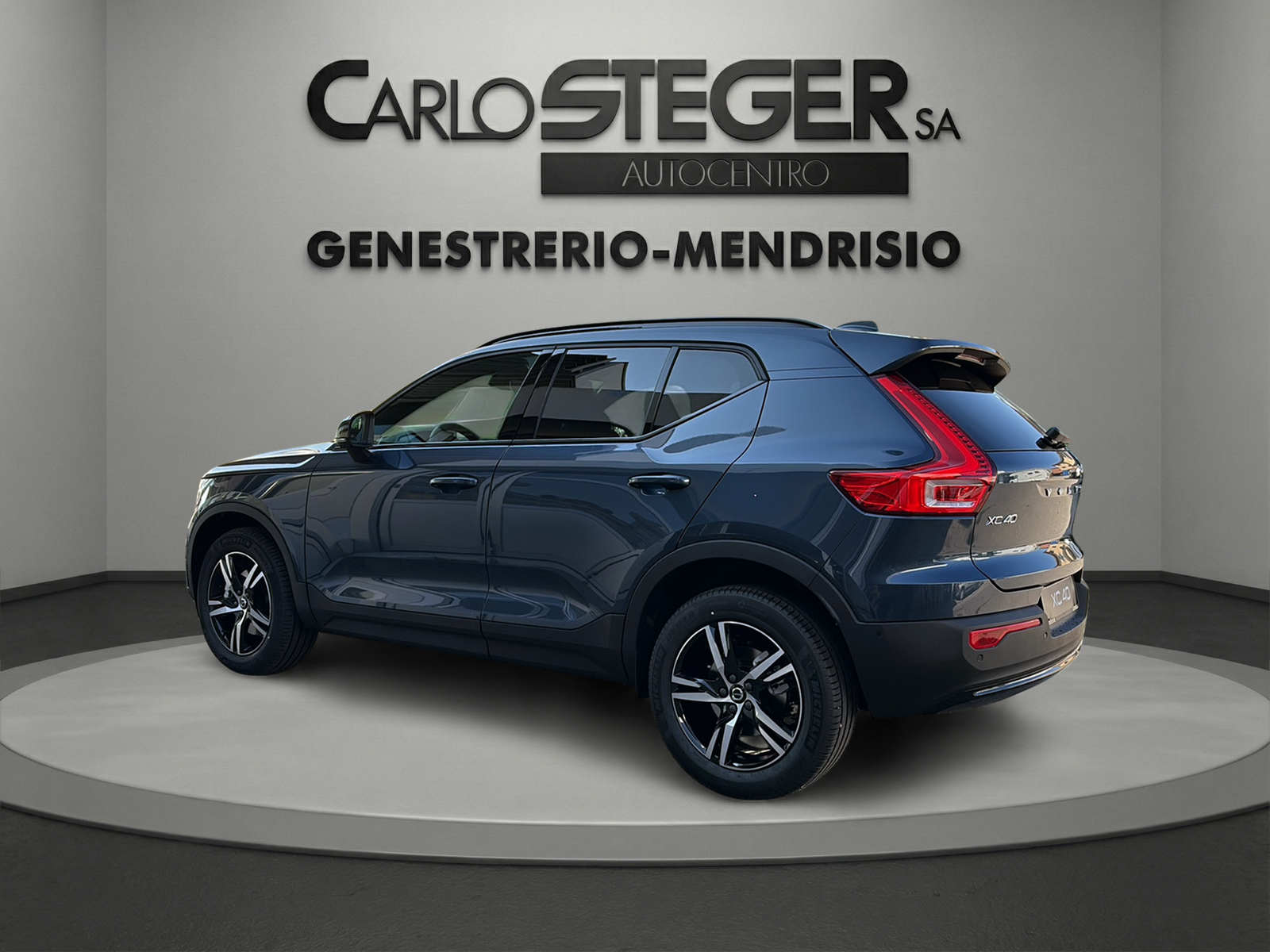 VOLVO XC40 B3 Benzin Mild Hybrid Plus Dark DCT-image-7