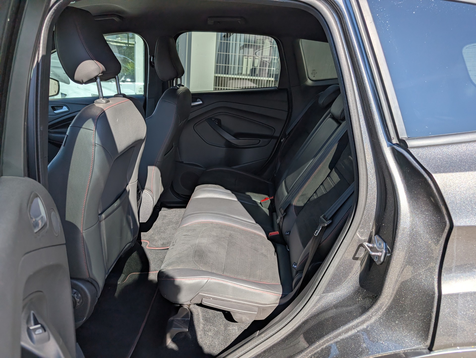 FORD Kuga 2.0 TDCi ST Line High 4WD PowerShift-image-6
