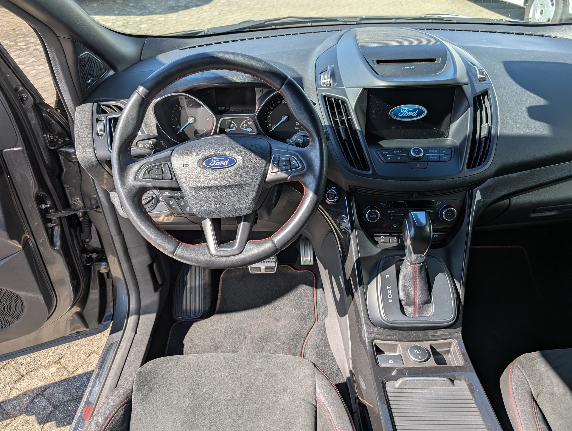 FORD Kuga 2.0 TDCi ST Line High 4WD PowerShift-image-3