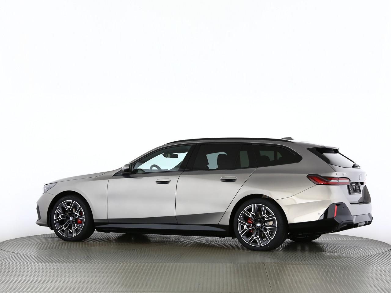 BMW i5 xDrive40 Touring-image-7