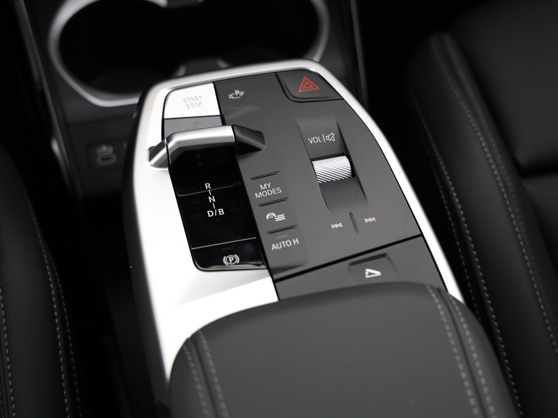 BMW iX1 30 xDrive-image-19