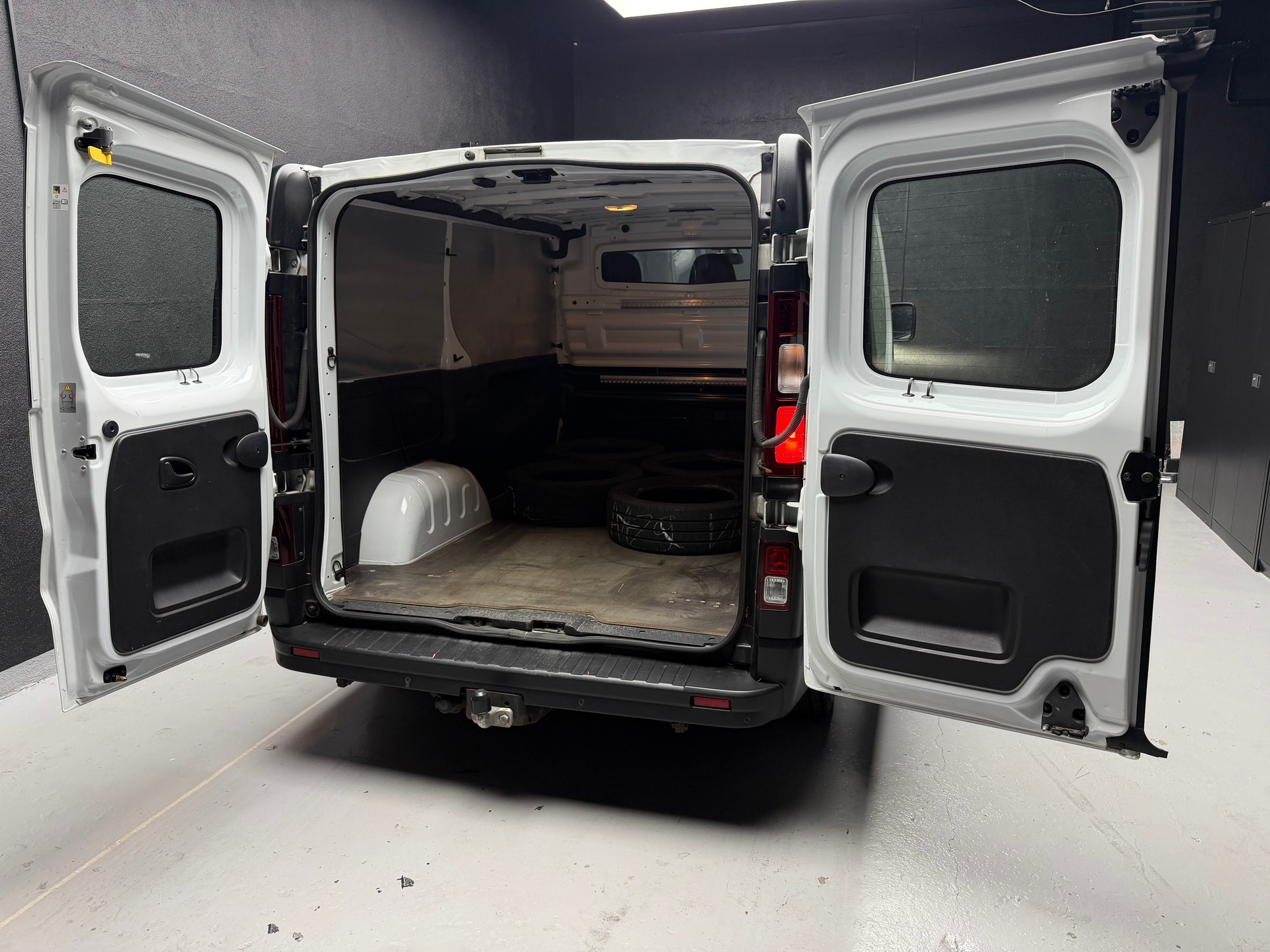RENAULT Trafic 2.0 Energy dCi 120 3.0t Business L1H1-image-7
