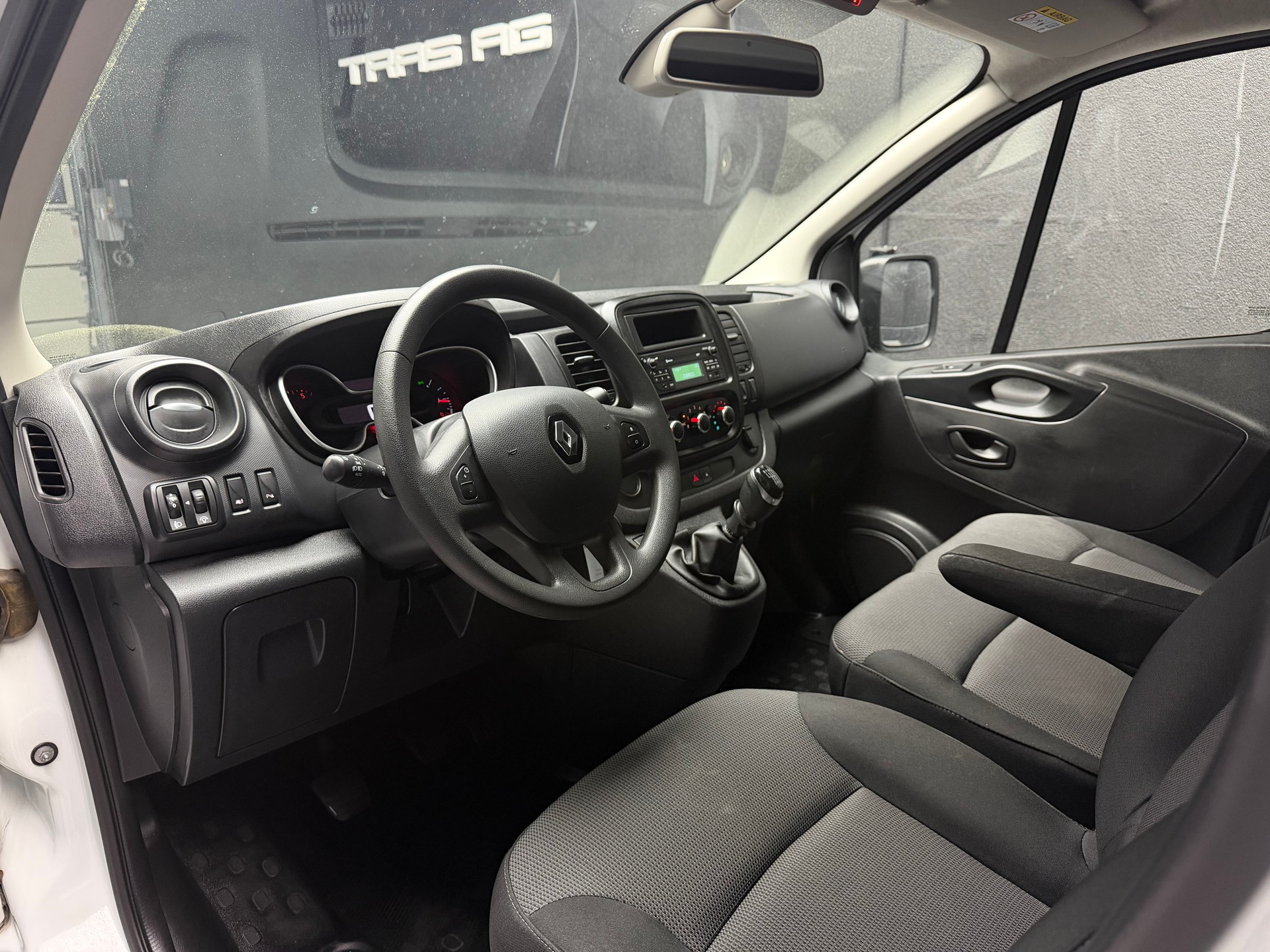 RENAULT Trafic 2.0 Energy dCi 120 3.0t Business L1H1-image-6