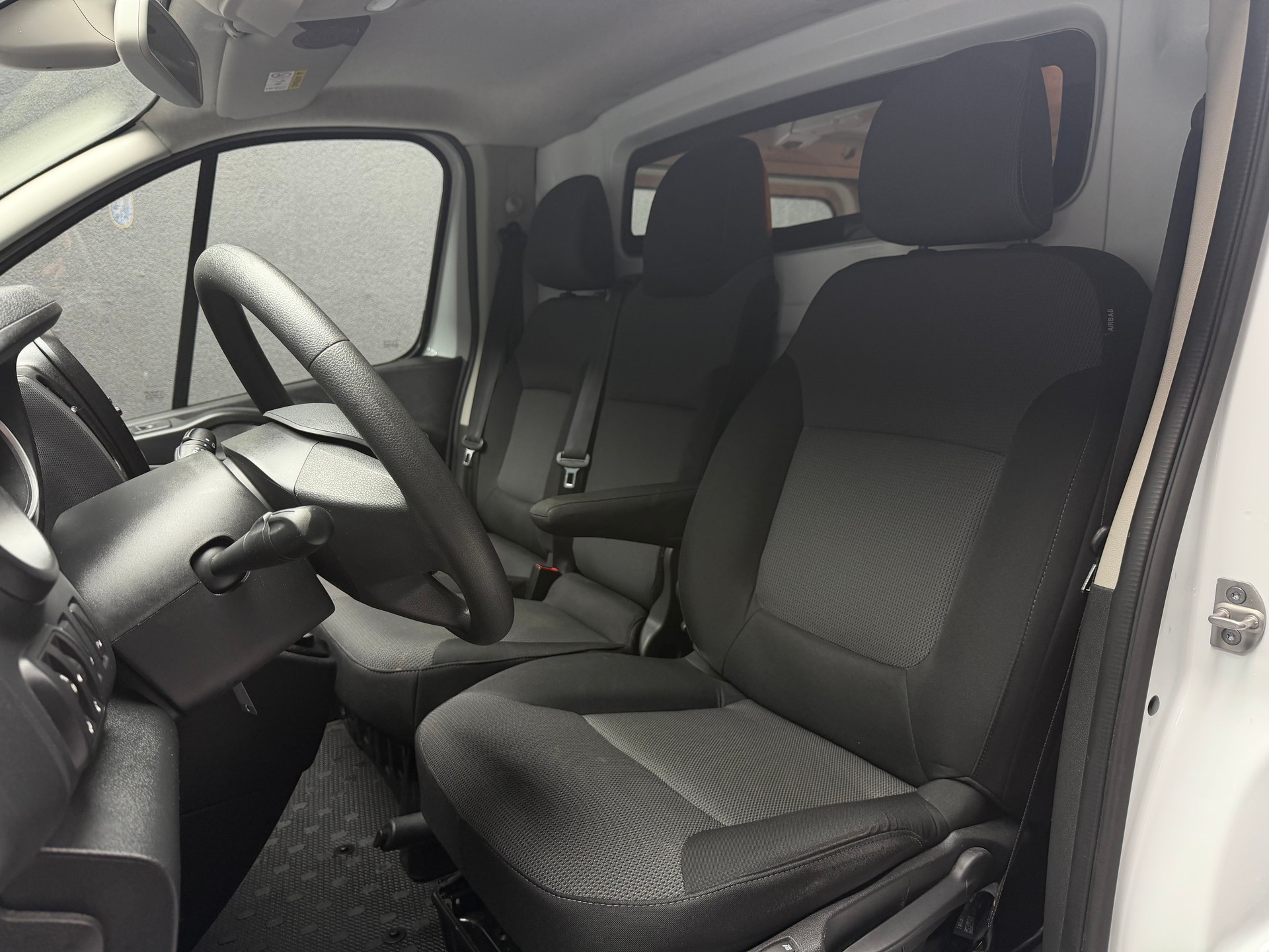 RENAULT Trafic 2.0 Energy dCi 120 3.0t Business L1H1-image-11